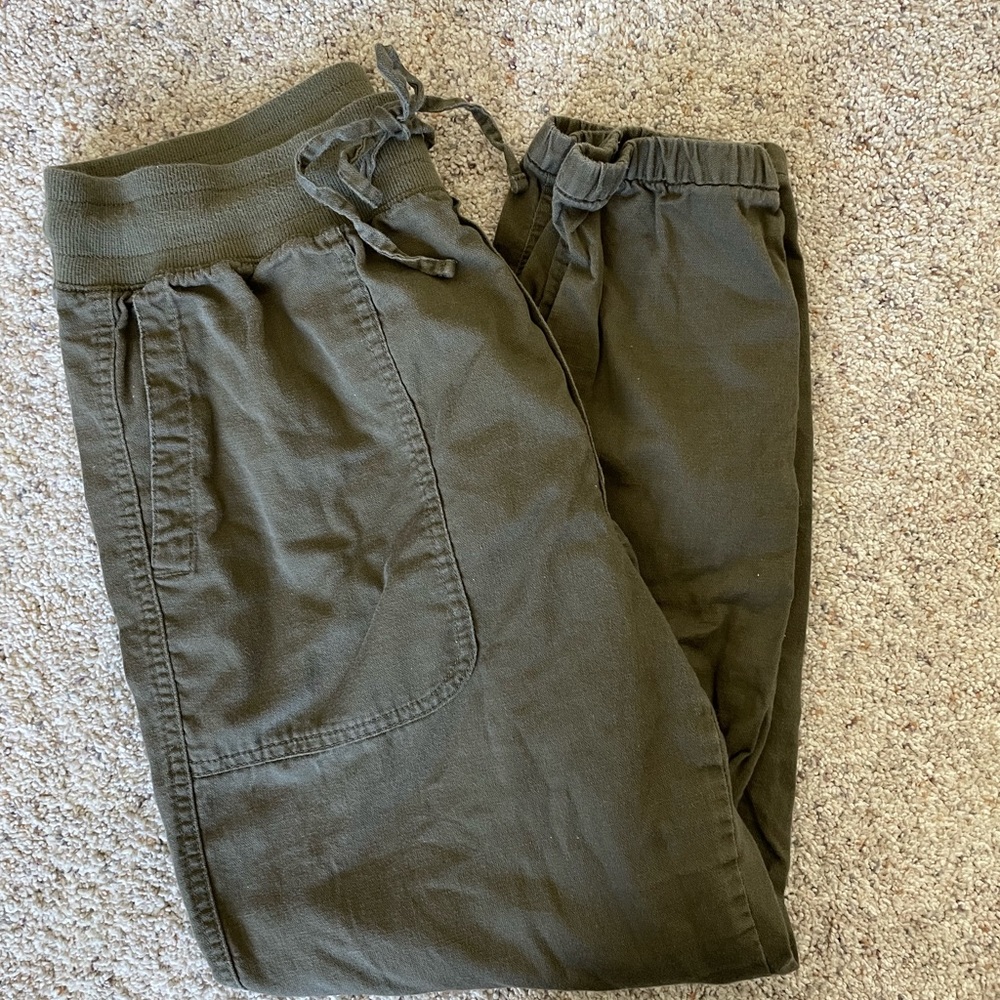 Gap Cargo Capris, Size 12